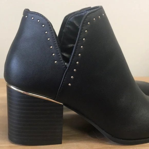 Expression Novara Block Heel Ankle Booties - Picture 5 of 7